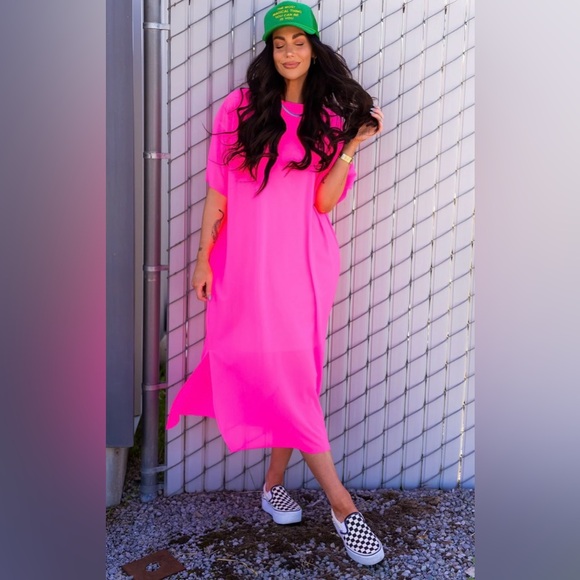 Dressed in LALA Hot Pink Midi Dress - Picture 2 of 3